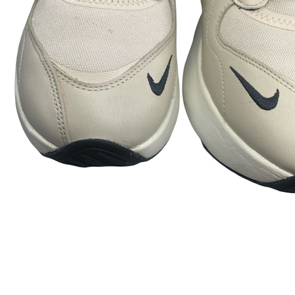 The Nike women's Air Max Verona 'Light Orewood woman’s size 9.5 - Picture 4 of 9